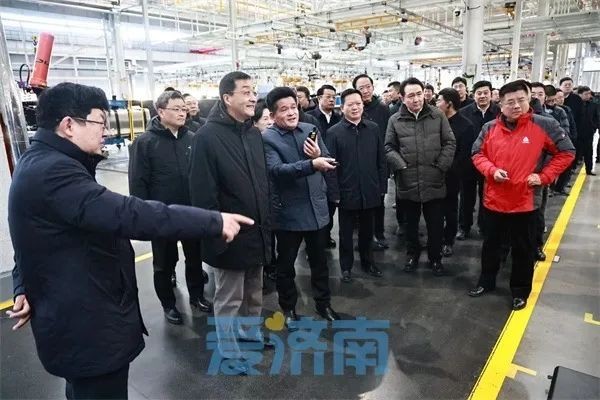 济南重大项目现场观摩活动走进j9九游会重机！