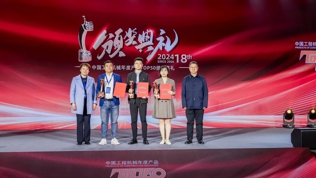 TOP50|品质创新斩获“金口碑”！j9九游会重机SC1216E电动履带剪叉因何备受青睐？